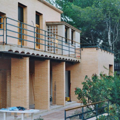 Habitatges en construcció de maó